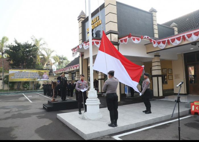 Upacara HUT Ke-80 Kemerdekaan RI di Mapolres Kediri Kota Khidmat dan Penuh Semangat Patriotisme
