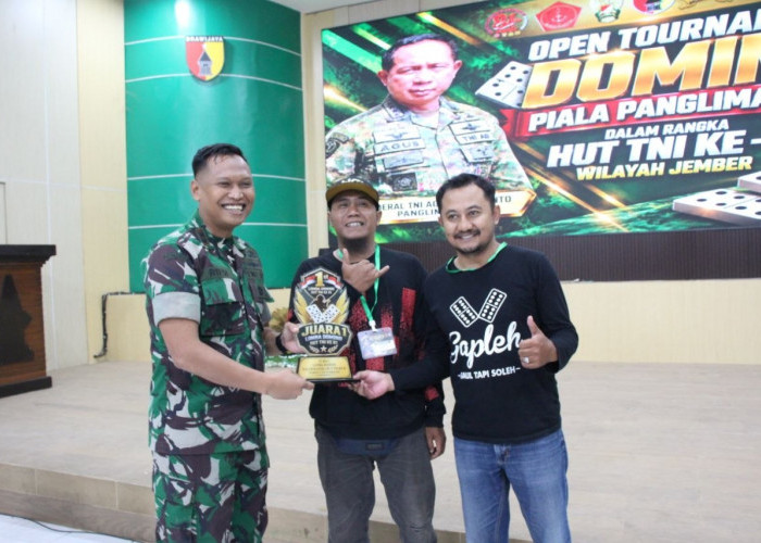 Adu Strategi di Meja Domino, Pasangan Jelbuk Sabet Piala Panglima TNI di Kodim 0824/Jember