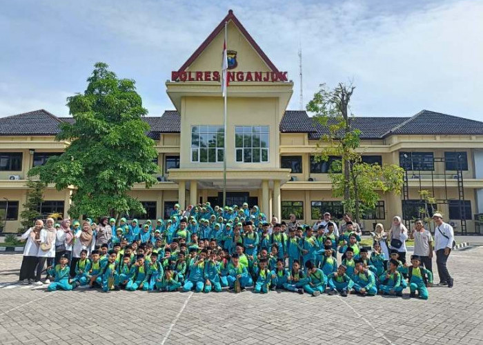 Tanamkan Nilai Anti Bullying Sejak Dini, Satbinmas Polres Nganjuk Terima Kunjungan SD IT Khatidjah