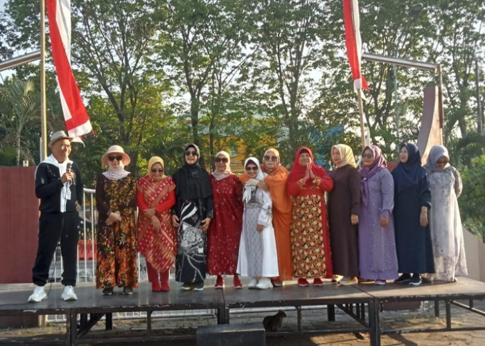 Meriahkan Maulid Nabi, Senam Dahlan Iskan Style di Rumah Gadang Injoko Bertabur Hadiah