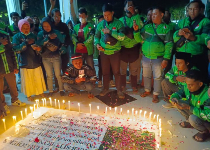 Ratusan Driver Ojol di Situbondo Gelar Aksi Damai dan Doa Bersama untuk Affan Kurniawan