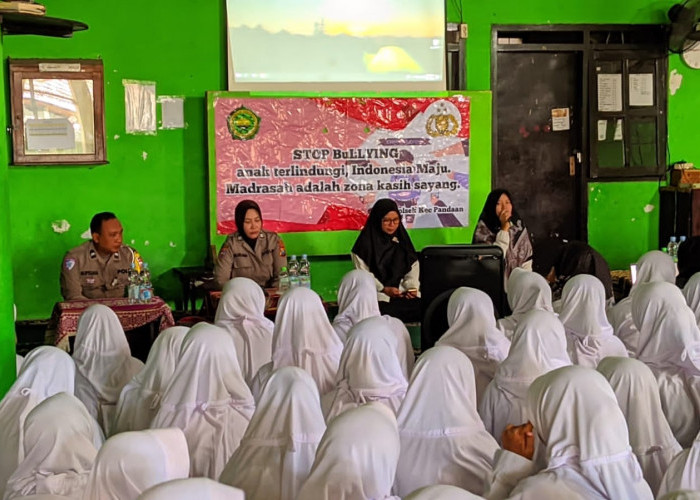 Polsek Pandaan Masuk Pesantren, Edukasi Santri untuk Tanamkan Hukum Sejak Dini