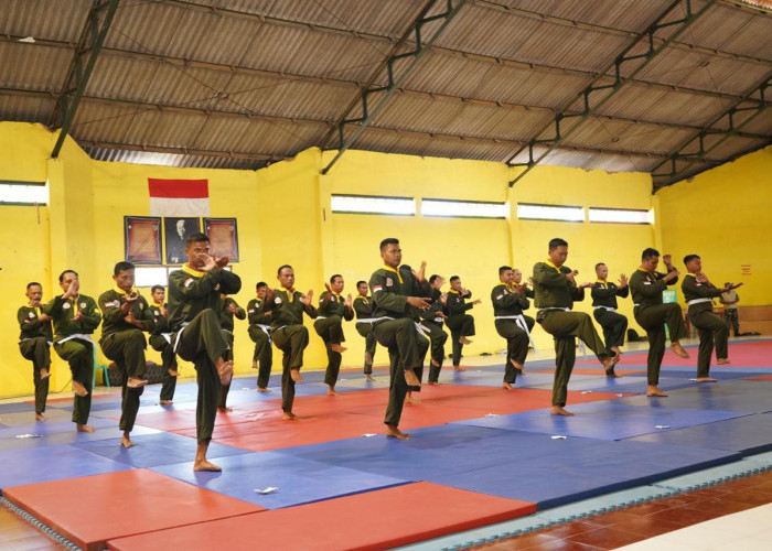 Prajurit Kodim Sumenep Diuji Naik Sabuk Pencak Silat Militer