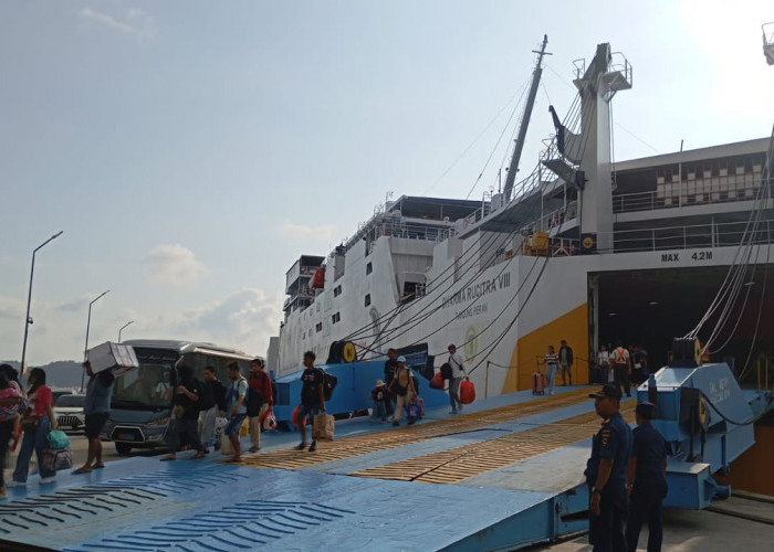 Pelabuhan Pelindo di NTT Berangsur Normal, Pemulihan Pelabuhan Maumere Dipercepat