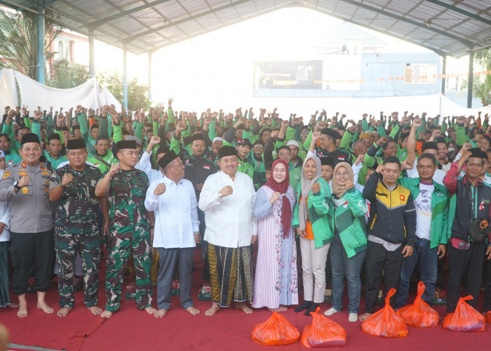 Ratusan Ojol Jombang Gelar Doa Bersama di Kediaman Bupati Warsubi