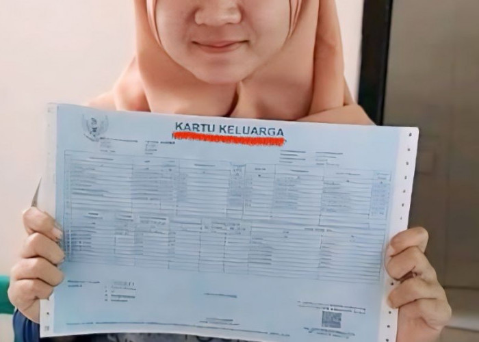 Pemblokiran Kartu Keluarga di Surabaya Dinilai Kebijakan Tak Masuk Akal dan Amburadul