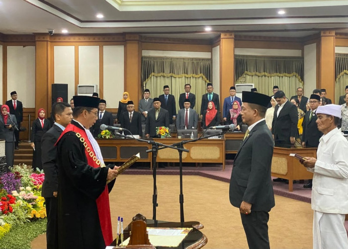 Wongso Negoro Resmi Jabat Wakil Ketua III DPRD Gresik