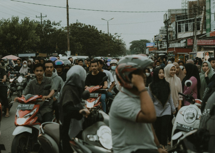7 Titik Strategis untuk Berbagi Takjil di Surabaya Barat