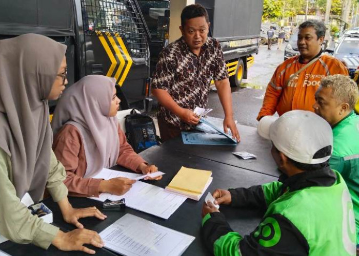 Satlantas Polres Malang Rayakan HUT ke-70 Bersama Komunitas dan Anak Yatim