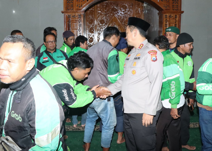 Doa Bersama Polres Nganjuk dan Komunitas Ojol untuk Almarhum Affan Kurniawan