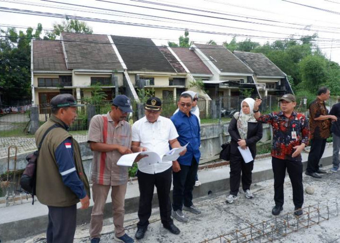 Tinjau Proyek Jembatan Mojopurno Madiun, Komisi D Tekankan Kualitas Pekerjaan