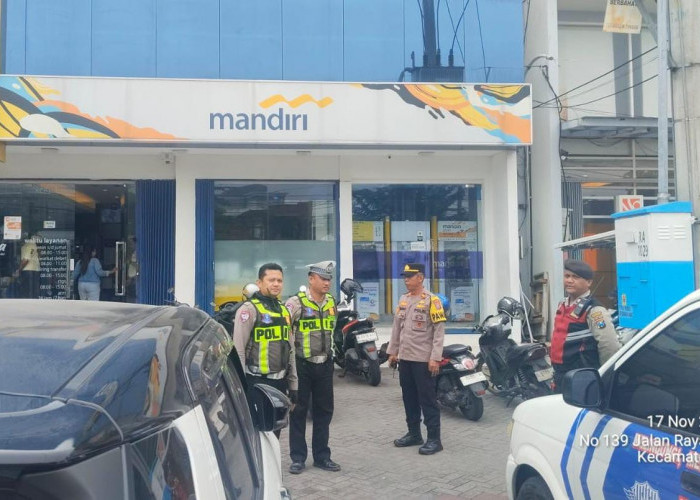 Polsek Lakarsantri Intensifkan Patroli Presisi di Sentra Perbankan Lidah Wetan