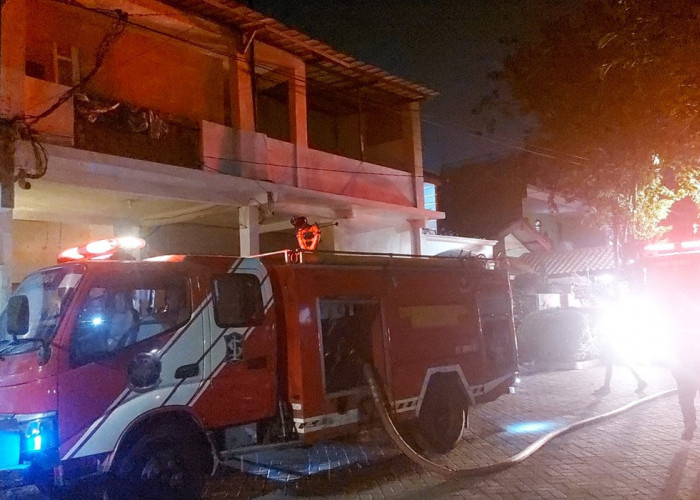 Ditinggal Cari Makan, Kamar Kos di Semolowaru Surabaya Terbakar