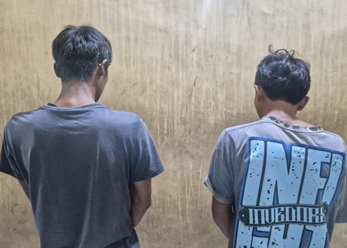 Sembunyikan Sabu 45,76 Gram di Lampu Bohlam, Dua Pengedar Diciduk