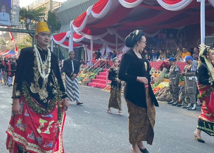 Bupati Nanik Apresiasi Kreatitas Peserta Pawai Budaya Magetan