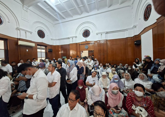 Jelang Vonis 6 Terdakwa Korupsi Pelindo, PN Surabaya Diserbu Pengunjung