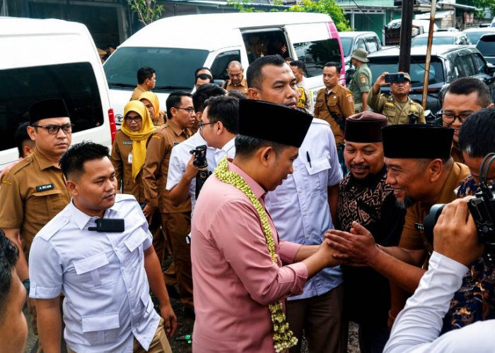 Gus Fawait Serap Aspirasi Warga Lewat Program Bunga Desaku di Mumbulsari
