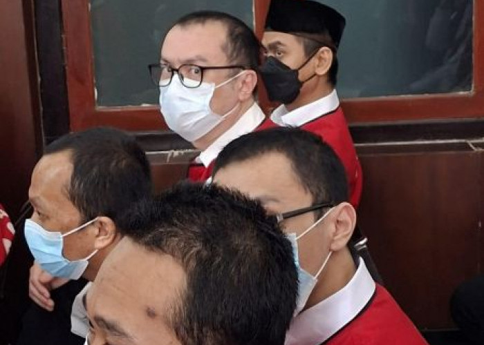 Siwalan Party Surabaya Admin Utama Dituntut 2,5 Tahun, Admin Pembantu 2 Tahun 