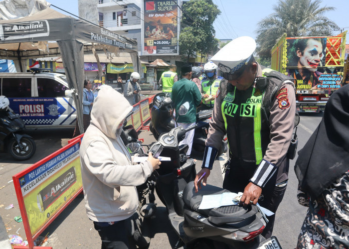 Tekan Angka Pelanggaran, Satlantas Polres Pelabuhan Tanjung Perak Jaring Puluhan Pengendara di Pegirian