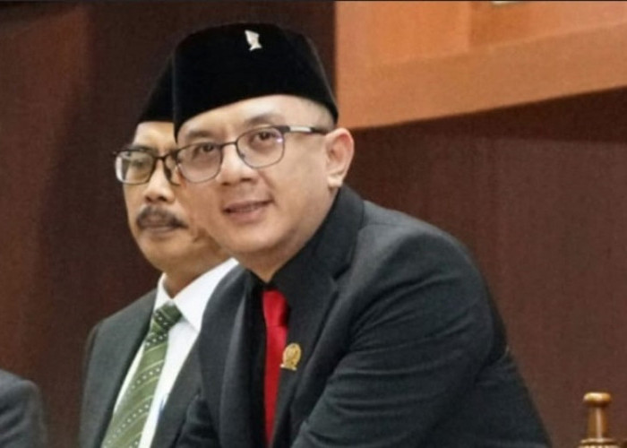 Wakil Ketua DPRD Jatim Ingatkan Sekolah Tak Tambah Beban Orang Tua Siswa