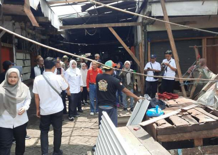 Angin Kencang Porak Porandakan 58 Los Pasar Besuki dan Puluhan Rumah Warga Situbondo