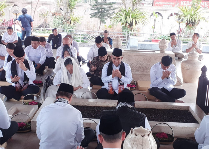 Jelang HUT Kemerdekaan RI, Rombongan Pimpinan MPR RI Ziarah ke Makam Bung Karno Blitar, Ini Tujuannya