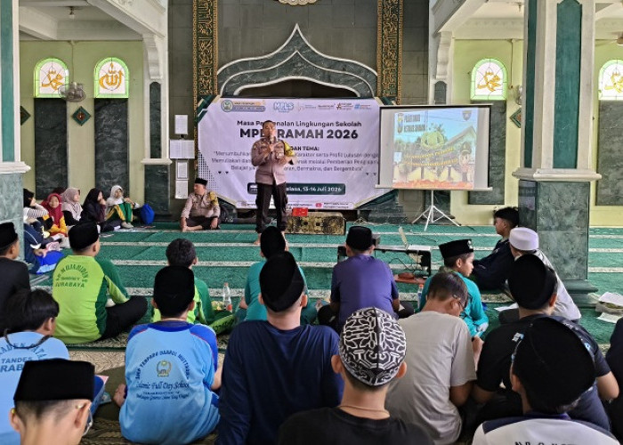 Police Go To School, Polsek Tandes Edukasi Siswa SMP Darul Muttaqien Surabaya