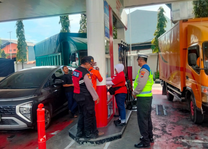 Antisipasi Kriminalitas, Polsek Mulyorejo Gelar Patroli Presisi di SPBU Kalijudan MERR