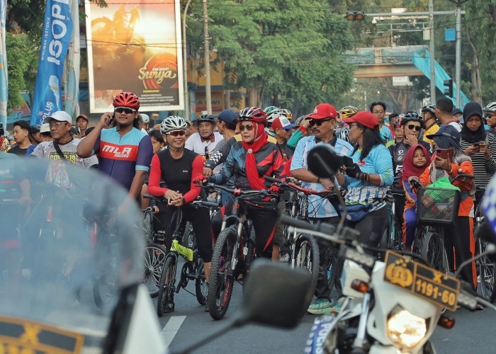 5.000 Peserta Ramaikan Lamongan Bhayangkara Fun Bike, Door Prize Utama 3 Motor Listrik