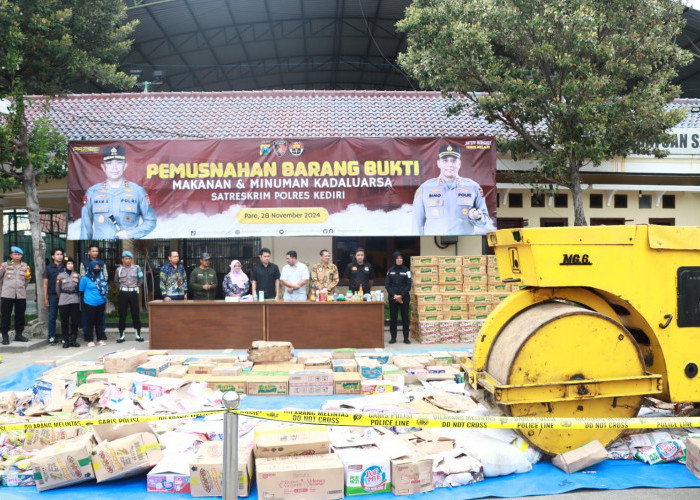 Polres Kediri Musnahkan Barang Bukti Mamin Kedaluwarsa