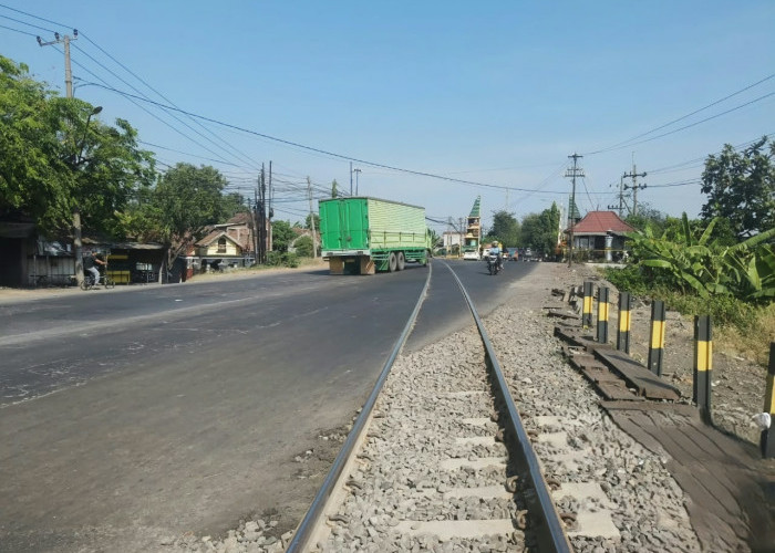 KAI Daop 9 Perbaiki Perlintasan JPL 104 Bangil - Pasuruan