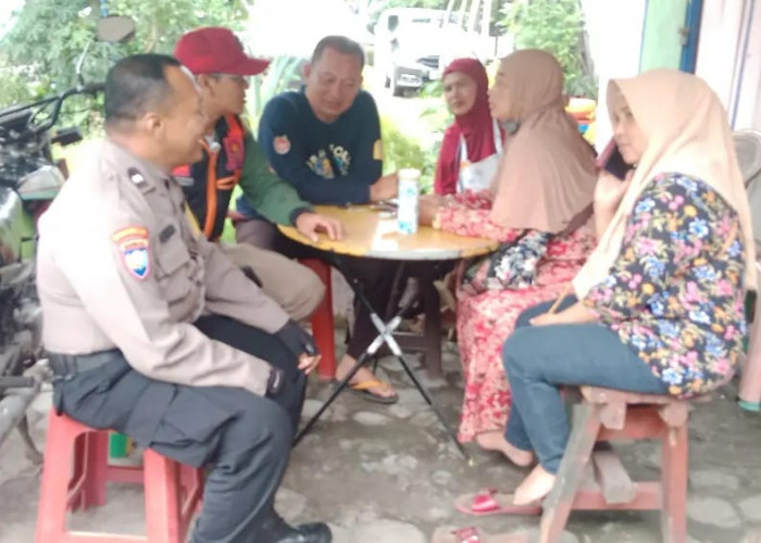 Kapolsek Gayungan Gelar Jum'at Curhat di Rusun Menanggal