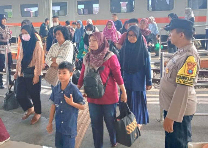 Amankan Libur Nataru, Satgas Preventif Sisir Stasiun dan Perlintasan KA di Pasuruan