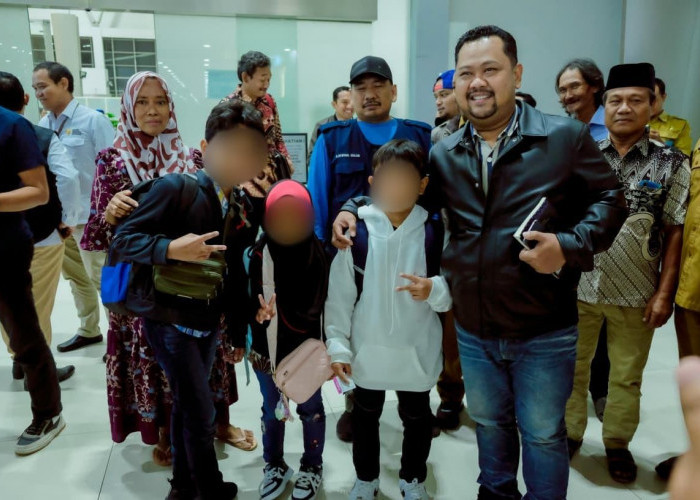 3 Anak Pekerja Migran Gresik Dipulangkan dari Malaysia, Bupati Beri Pendampingan