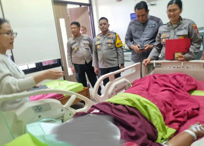 Polres Pelabuhan Tanjung Perak Tunjukkan Kepedulian, Jenguk Anggota Sakit