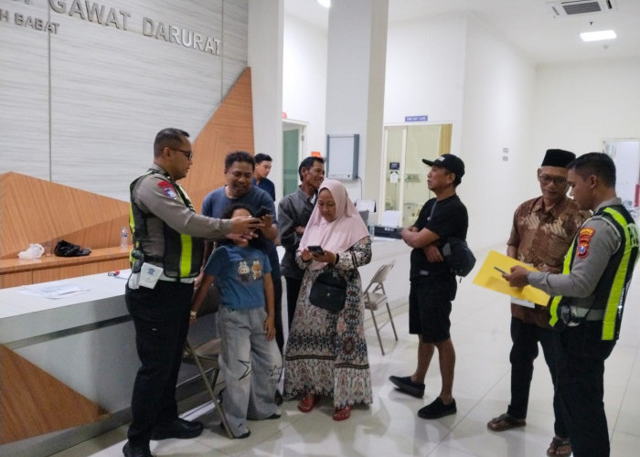 Misteri Wanita Tergeletak di Jalan Karanggeneng Lamongan Terungkap, Polisi Serahkan Jasad ke Pihak Keluarga