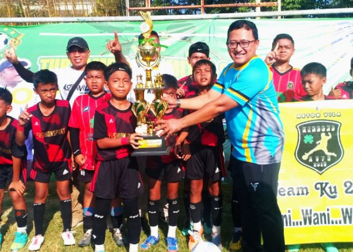 Mitra Surabaya dan Aston Villa Juara di Turnamen Eko Prayogo Cup 2023