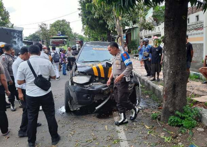 Kapolsek Arjasa AKP Kusmiyani Meninggal Usai Mobil Dinas Menabrak Pohon di Jalur Pantura Situbondo