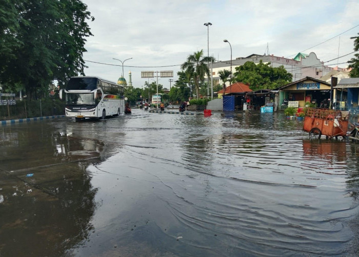 Musim Liburan, Terminal Purabaya Malah Kebanjiran Air, Bukan Penumpang