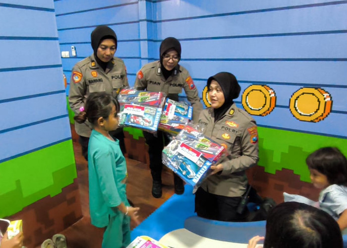 Sapa Humanis Polwan Bikin Suasana Beda di Purabaya
