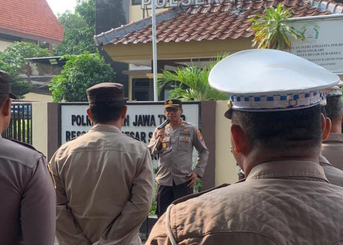 Polsek Rungkut Tekankan Peningkatan Kinerja di Apel Pagi