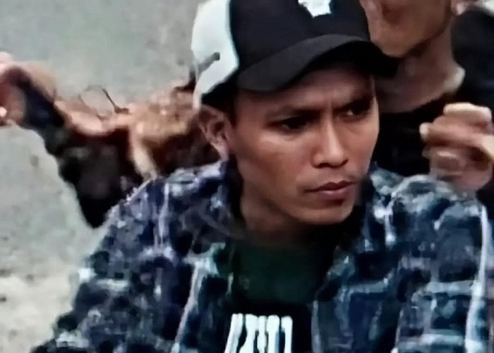 Komplotan Bandit Motor Terekam CCTV Gasak Honda Beat Siang Bolong di Jalan Amir Hamzah