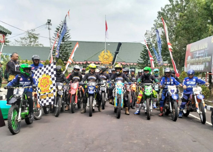Ribuan Fun Biker dan Pencinta Motocross Rayakan HUT Ke-76 Yonif Raider 509/BY Kostrad