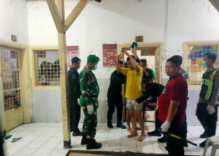 Lapas Bojonegoro Gelar Razia Gabungan Bersama TNI dan Polri, Pastikan Blok Hunian Bersih dari Barang Terlarang