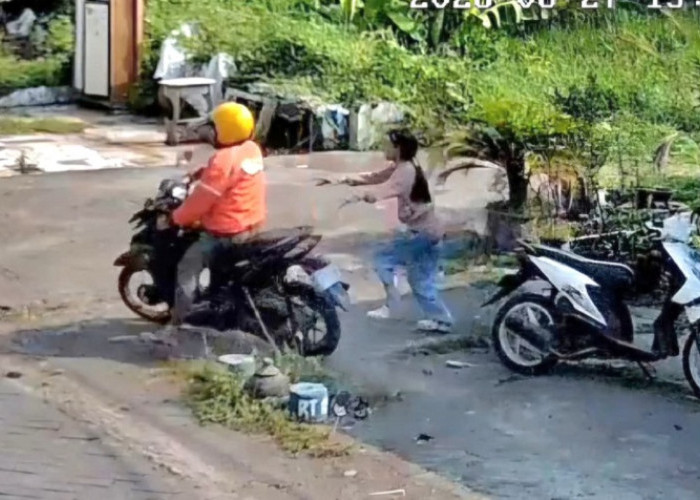 Pria Berjaket Ojol Jambret Ponsel Bocah di Pasuruan Modus Pura-Pura Tanya Alamat