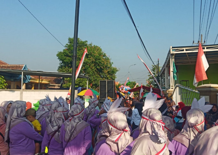 Warga Lambangan Meriahkan HUT RI dengan Jalan Sehat Berhadiah Sepeda Listrik