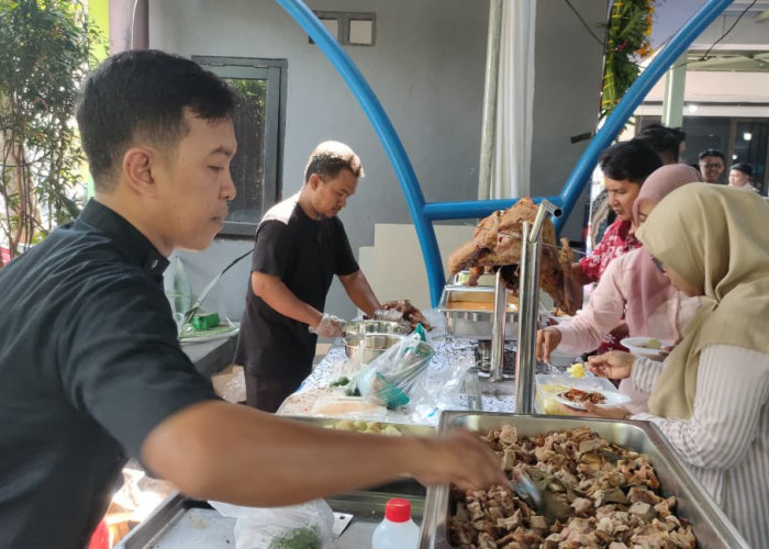 Hidangan Ringan hingga Berat Tersaji dalam HUT Ke-8 Memorandum Online