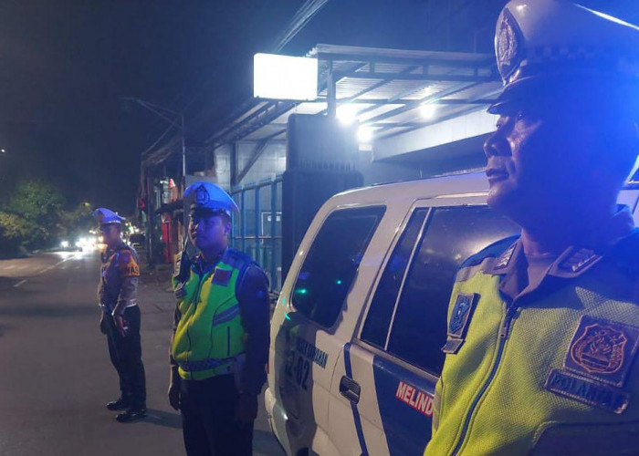Patroli Bluelight Polsek Sawahan Pastikan Keamanan Dini Hari di Surabaya