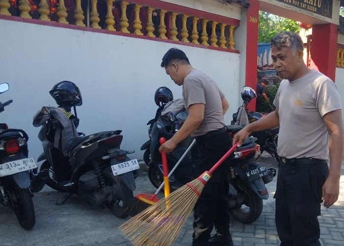 Sambut Hari Bhayangkara Ke-80, Polsek Krembangan Gelar Bakti Religi dan Salurkan Sembako di Surabaya
