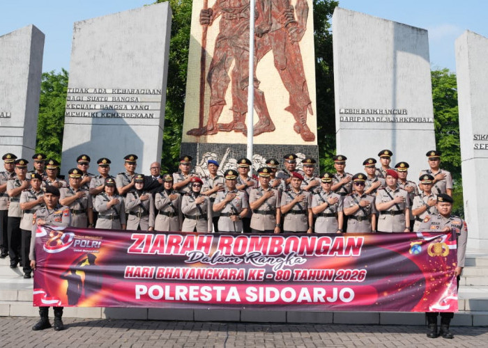 Jelang Hari Bhayangkara ke-80, Polresta Sidoarjo Ziarah dan Tabur Bunga di Makam Pahlawan